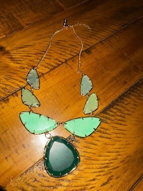 Kendra Scott Vintage Marisol Necklace (Emerald Green, Mint)